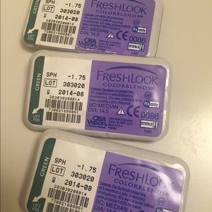 Fresh look green monthly lenses