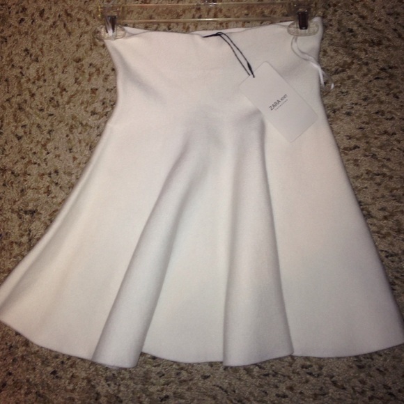 Brand new white knit skirt from Zara!