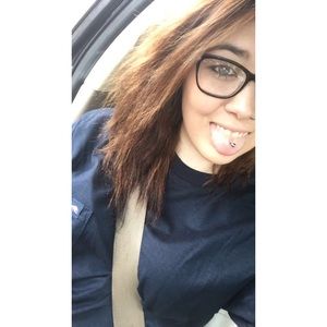 Meet your Posher, Kayla