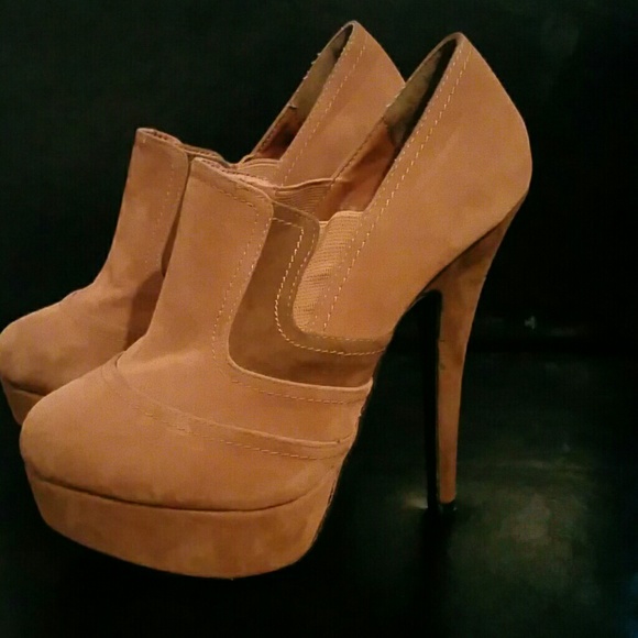 Camel suede booties, good condition