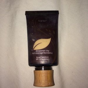 Tarte Amazonian clay foundation shade "light sand"