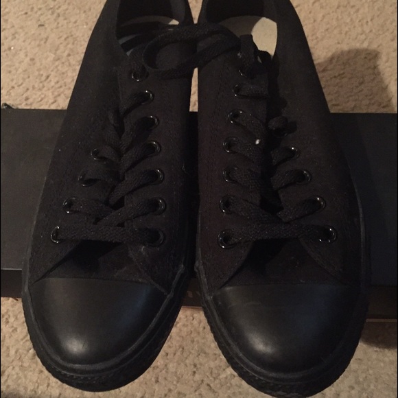 Converse Shoes - Black like new converse