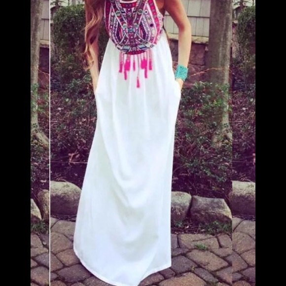 So cute! NWOT. White/Pink Maxi Dress. Small - Picture 1 of 3