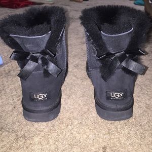 Mini Bailey Bow Uggs- Almost brand new condition!!