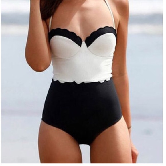 Cupshe Black/White One-piece Swimsuit - S