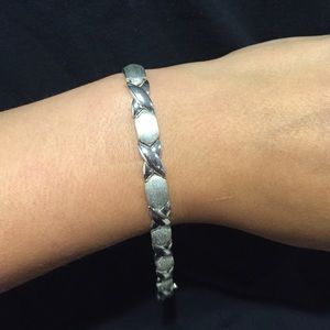 Silver "xo" bracelet