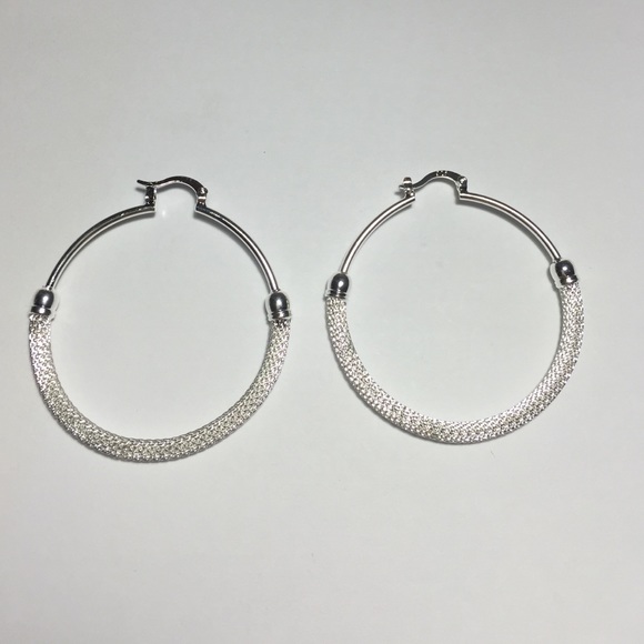*sold*925 silver stamped mash hoop earring