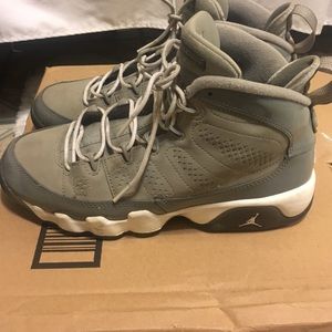 Air Jordan 9'a Cool Grey 6.5 boys