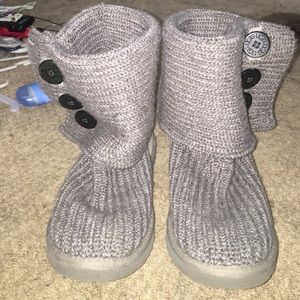 Gray knit uggs