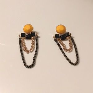 Black and gold baubles