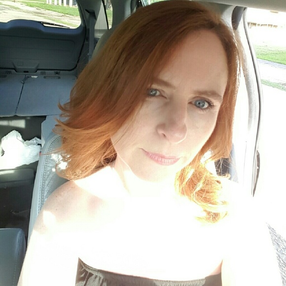 Meet your Posher, Holly - Picture 1 of 1