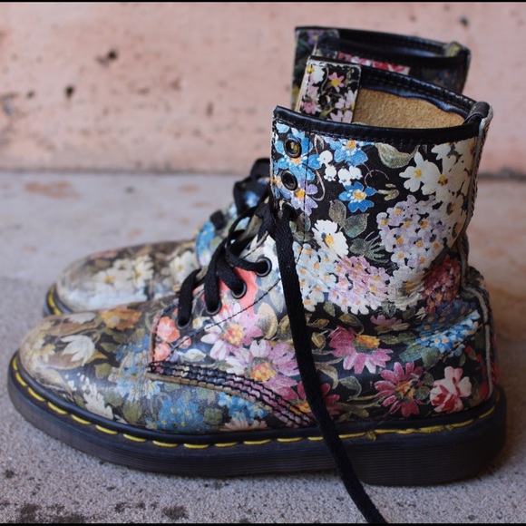 doc martens 90s grunge
