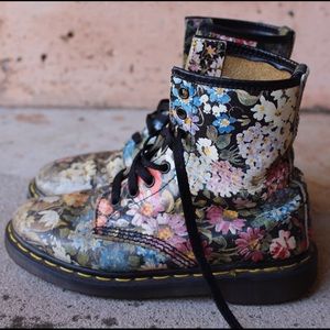 Vintage 90s Grunge Floral Doc Martens Us 6.5 UK 37