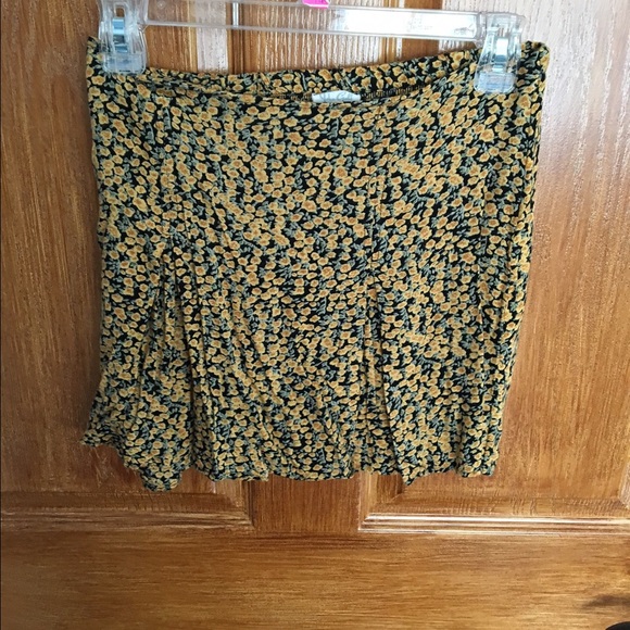 Brandy Melville Floral Mini Skirt