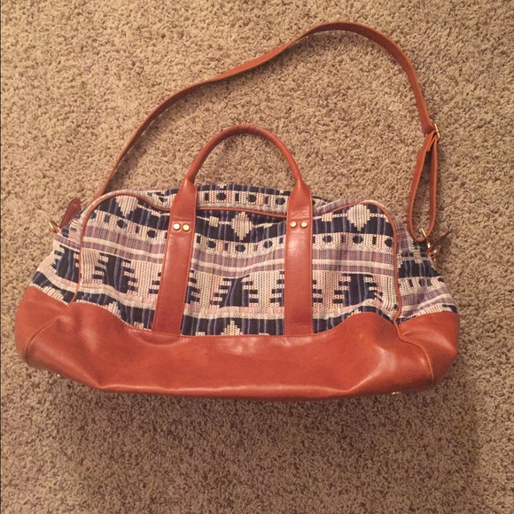 Tribal Print Weekend Bag - Picture 1 of 3