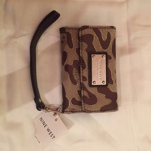 Nine West Wristlet