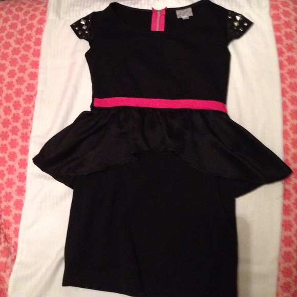 Never worn no tags but it has never been worn