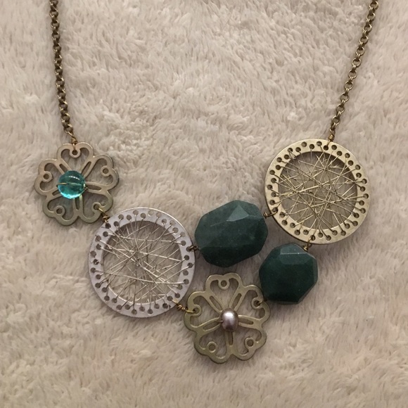 Jewelry - Vintage style statement necklace