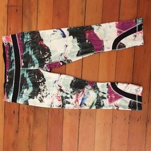Lululemon crops!