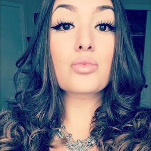 Meet your Posher, Gabriela