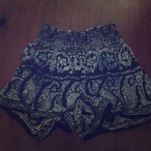 Blue printed high waisted shorts!