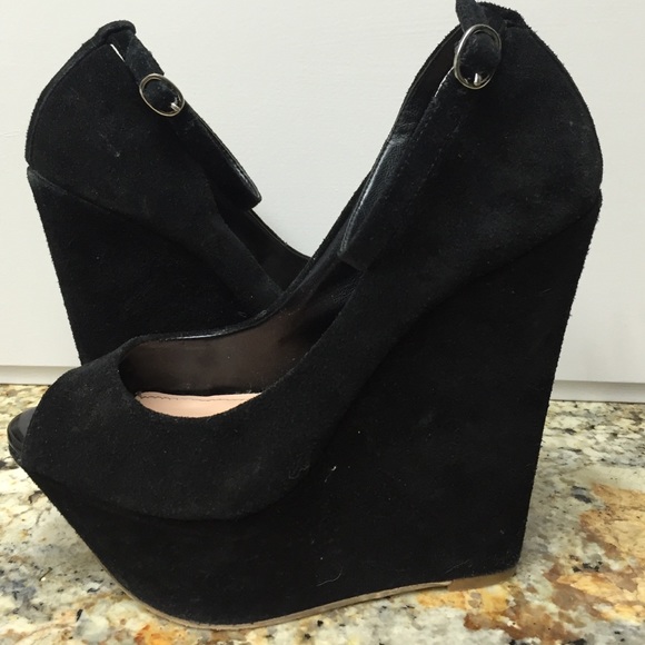 Black PinUp Pumps Size 8.5