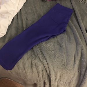 Lululemon wunder under crop! Reversible size 6