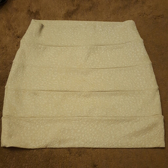 Beige glittery skirt ! - Picture 1 of 2