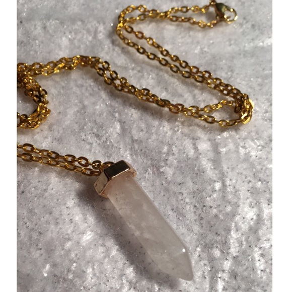 Boutique Jewelry - CLEAR QUARTZ CRYSTAL STONE BOHO PENDANT NECKLACE