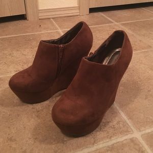Brown Breckelle's wedges