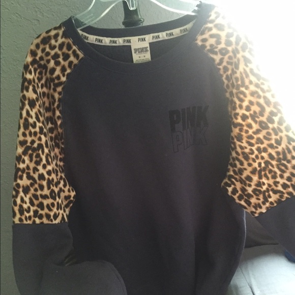 PINK sweatshirt💖 MAKE AN OFFER😊