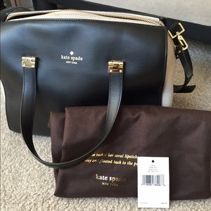Kate spade black and white purse, great condition!