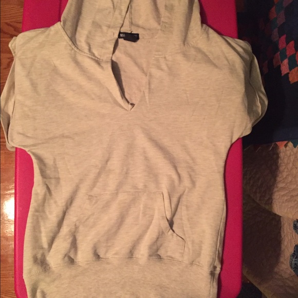 Short sleeve sweatshirt