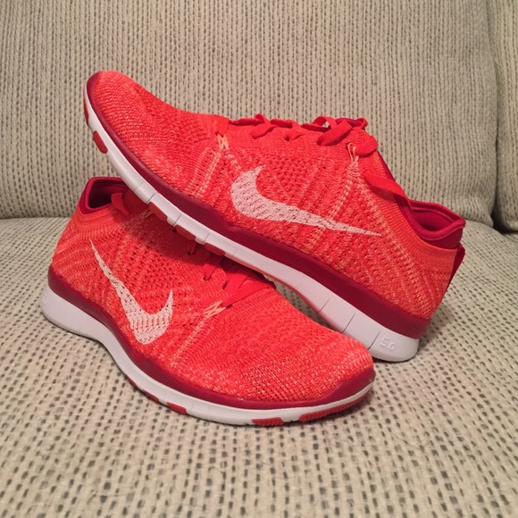 Nike Shoes - Nike Free TR Fit Flyknit