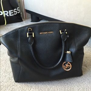 MK black purse