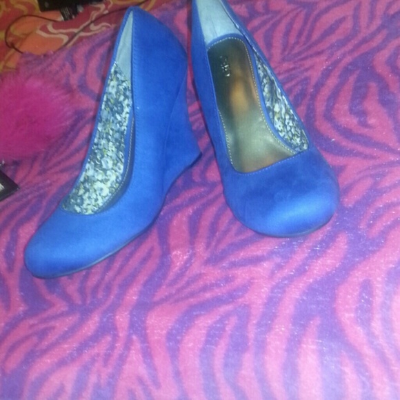 Blue wedge formal shoes