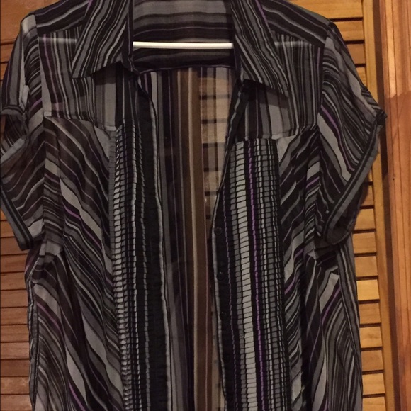 Short sleeve multi color blouse - Picture 1 of 1
