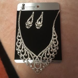 Necklace and earring set
