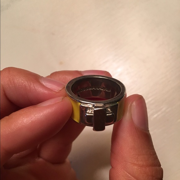 Fun BCBG ring - Picture 3 of 4