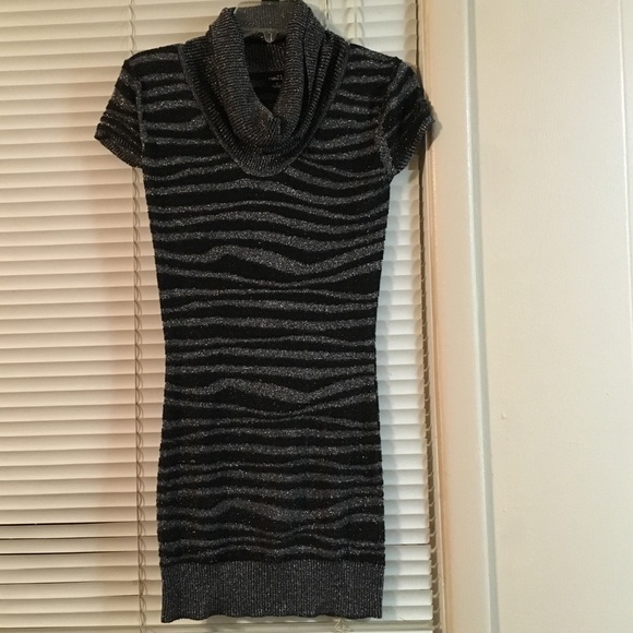 Rue 21 short sleeve thin sweater dress