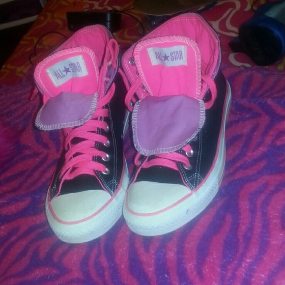 Black and pick hightop convers