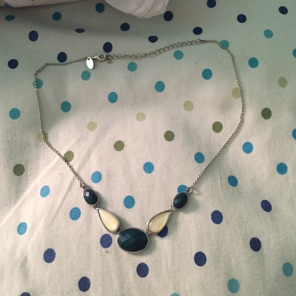 Lia Sophia necklace - Picture 1 of 3