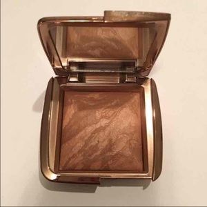 Hourglass bronzer