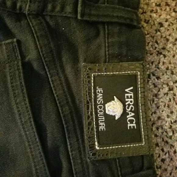 Versace - Picture 2 of 4