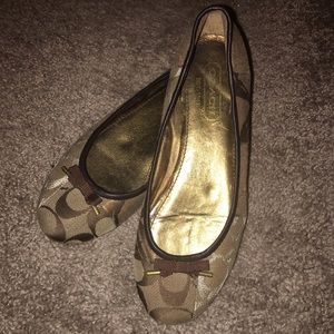 Coach Flats in NEW condition! Size 6!