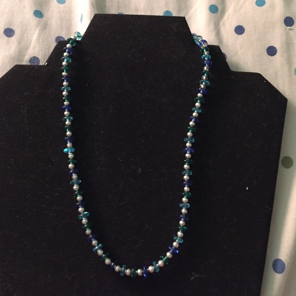 Necklace and earrings with multi colored blues - Picture 1 of 3