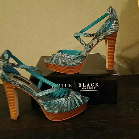 Lagoon Snake-embossed Chunky Heel - Picture 1 of 4