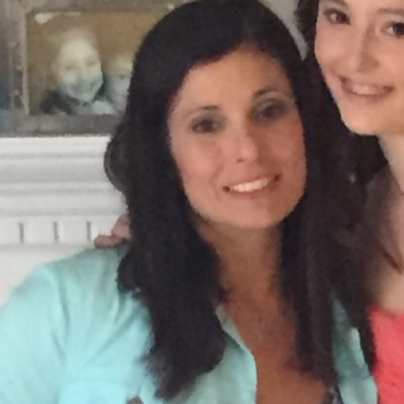 Meet your Posher, Denise