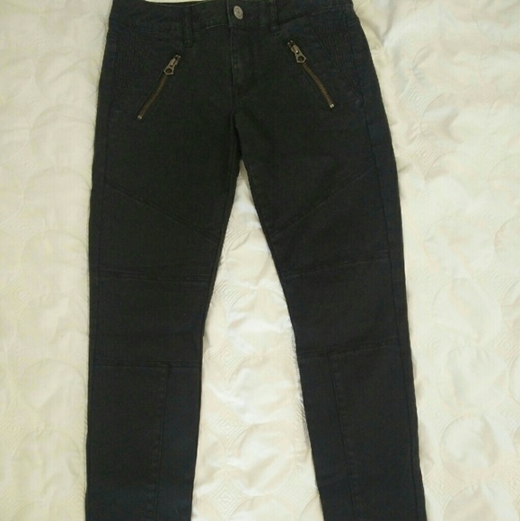 American Eagle...  Black skinny jeans