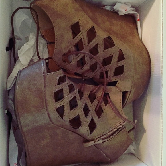 Wedges - Picture 2 of 4
